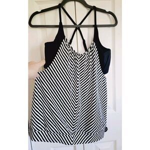Athleta 36D/DD‎  Tankini Swim Top Or Workout Top Seperate Padding B/W Stripe